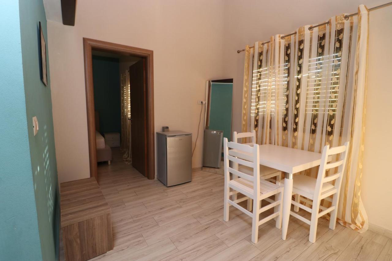 Vila Mateus Himare Luaran gambar
