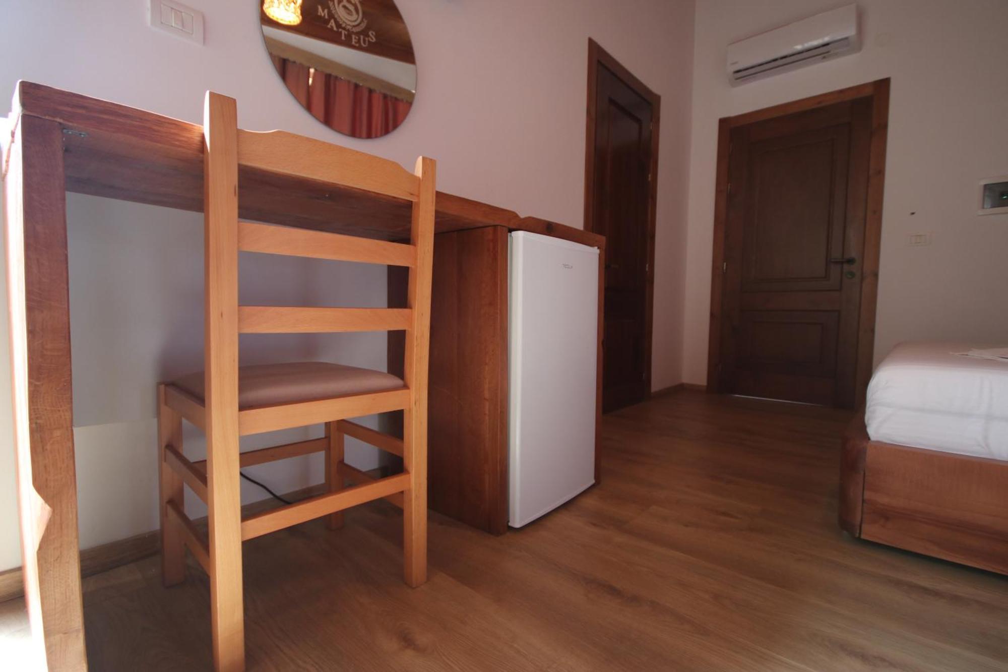 Vila Mateus Himare Luaran gambar