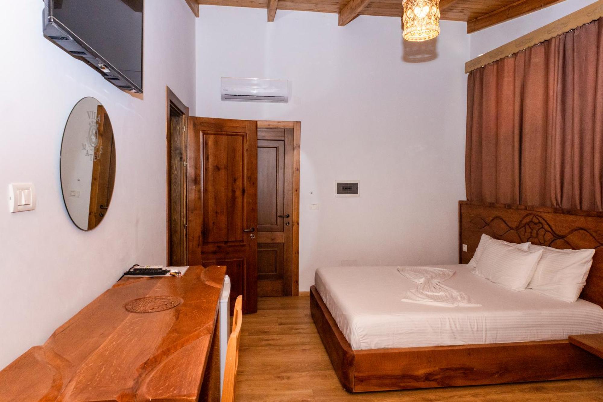 Vila Mateus Himare Luaran gambar