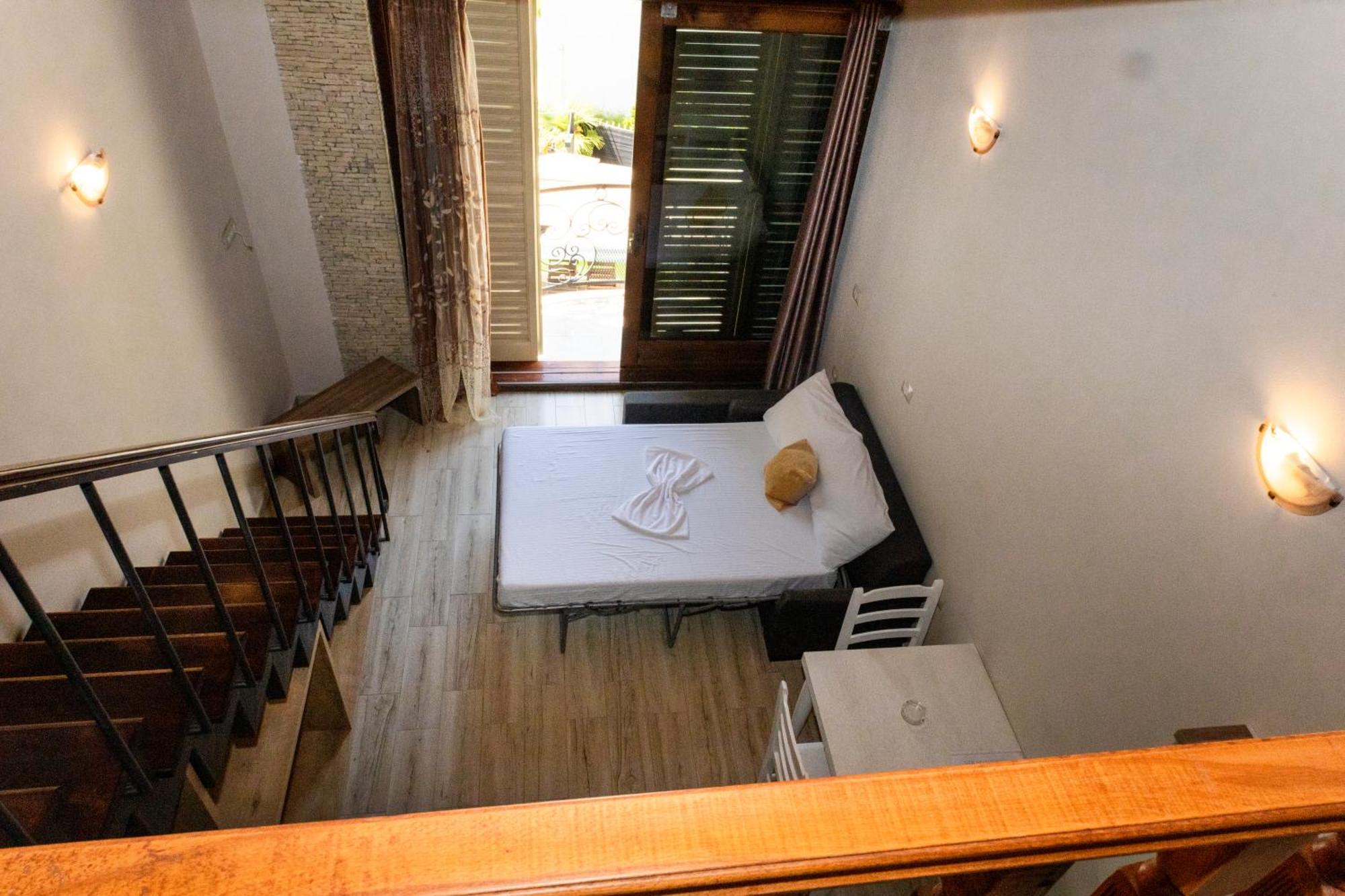 Vila Mateus Himare Luaran gambar