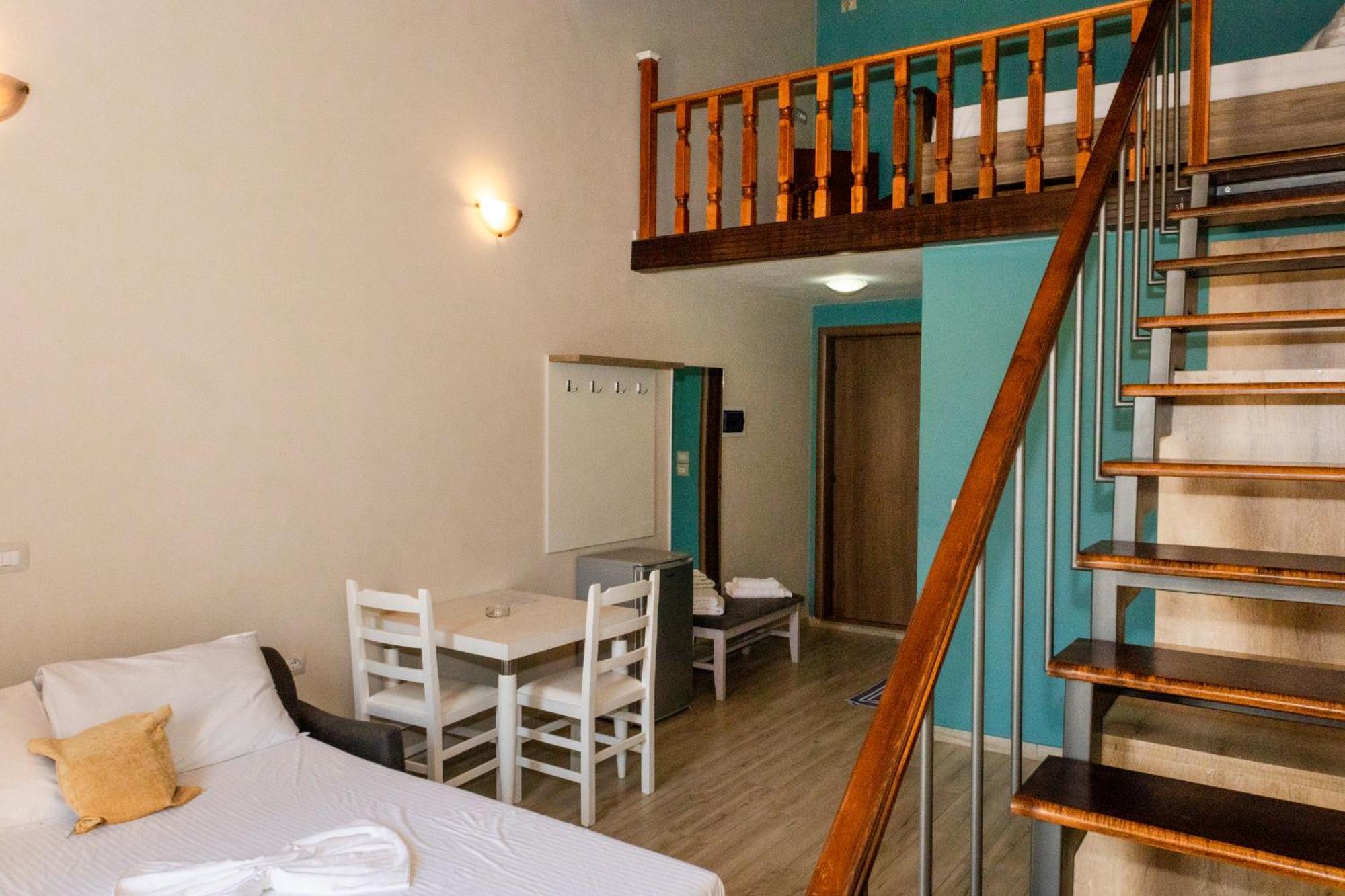 Vila Mateus Himare Luaran gambar