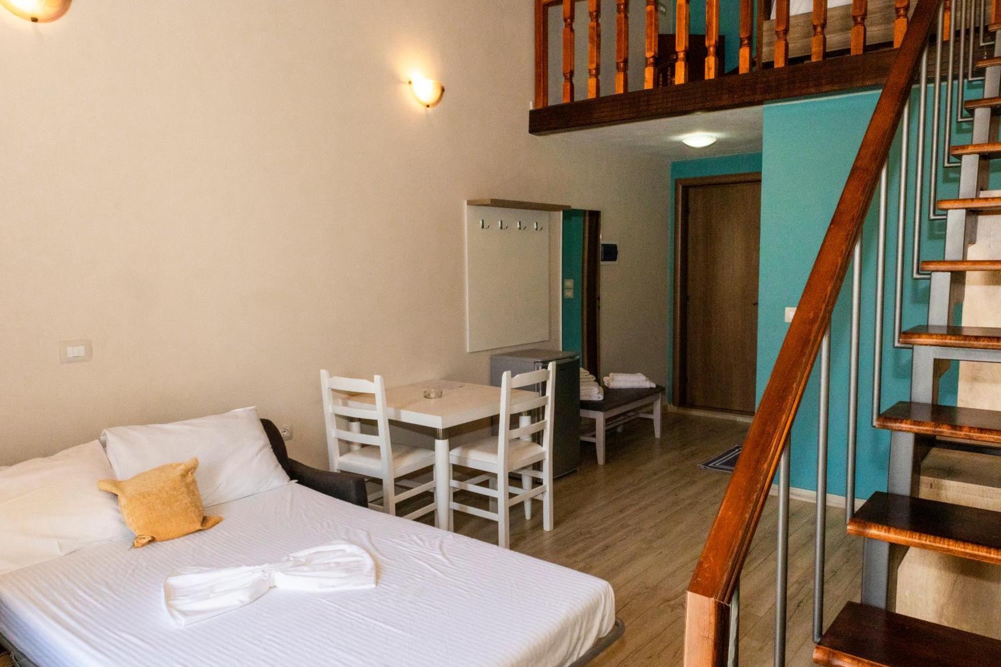 Vila Mateus Himare Luaran gambar