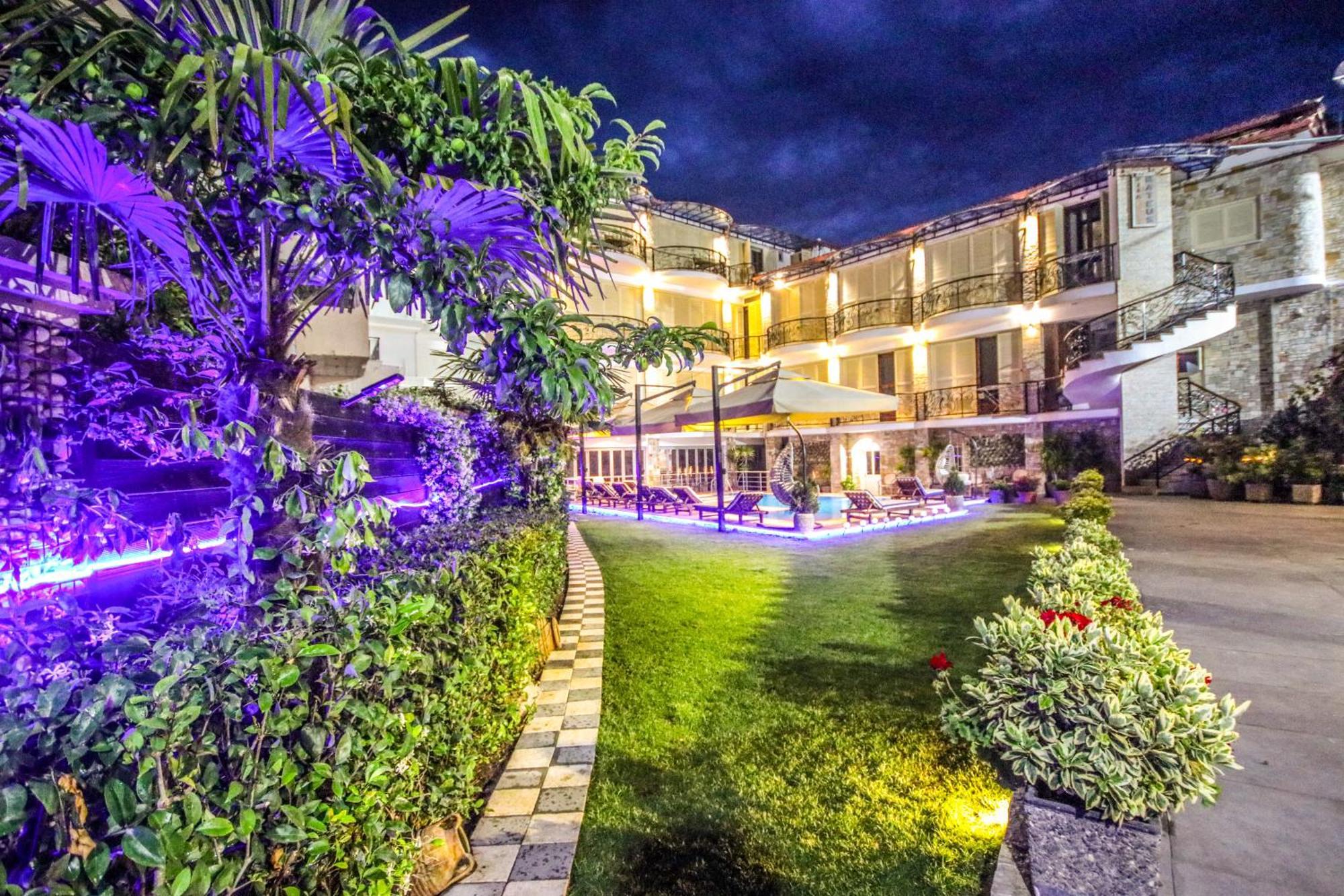 Vila Mateus Himare Luaran gambar