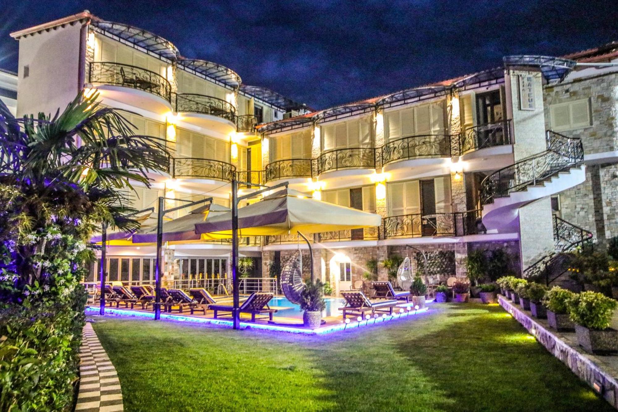 Vila Mateus Himare Luaran gambar