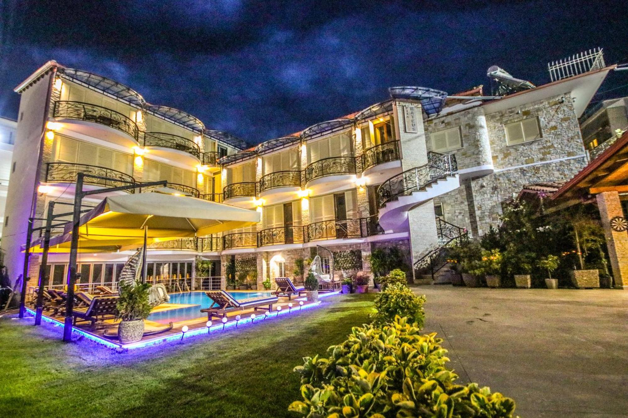 Vila Mateus Himare Luaran gambar